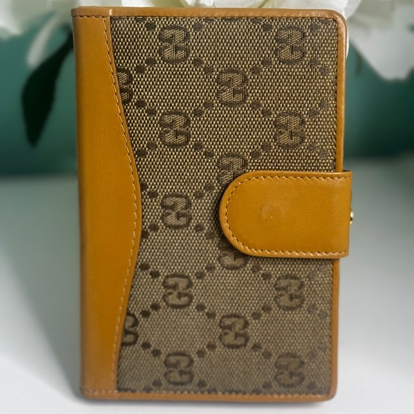Gucci Vintage Wallet/ Passport Holder - Picture 2 of 16